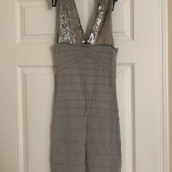 Small Bebe silver and gray dress - Picture 4 of 6